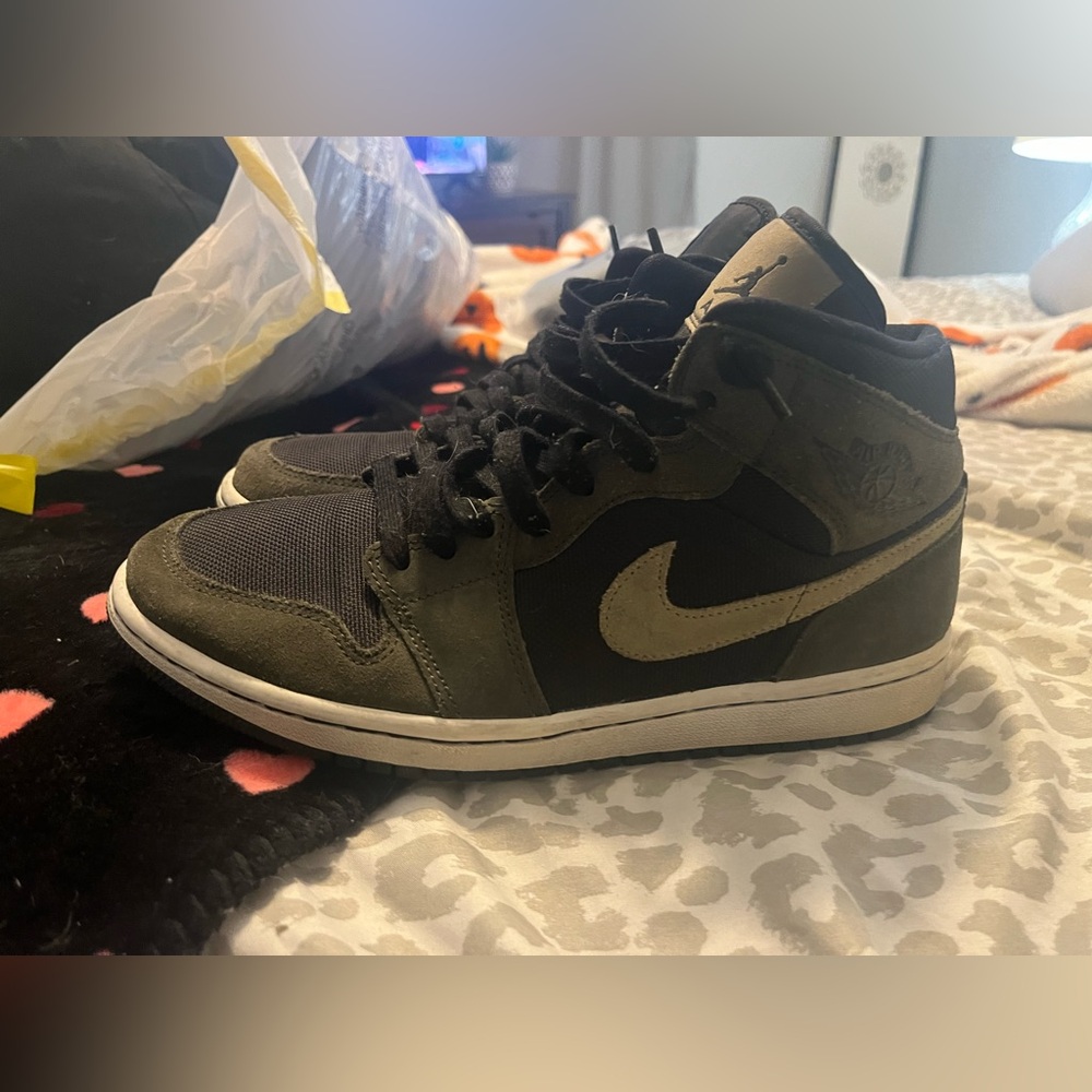 Nike dunks mid